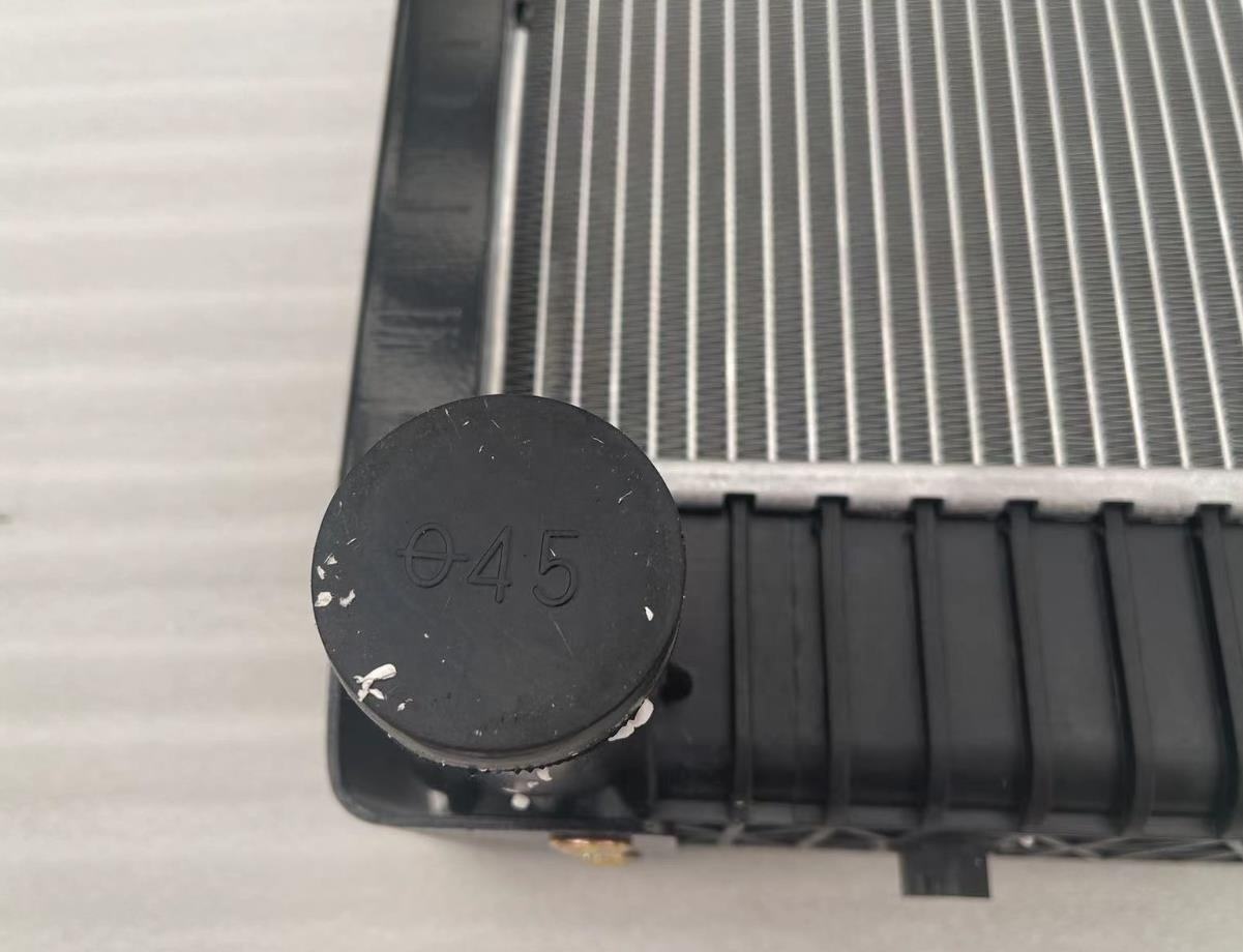 Shacman Delong F3000 Aolong Aluminiomu Radiator Apejọ DZ9112532888 B